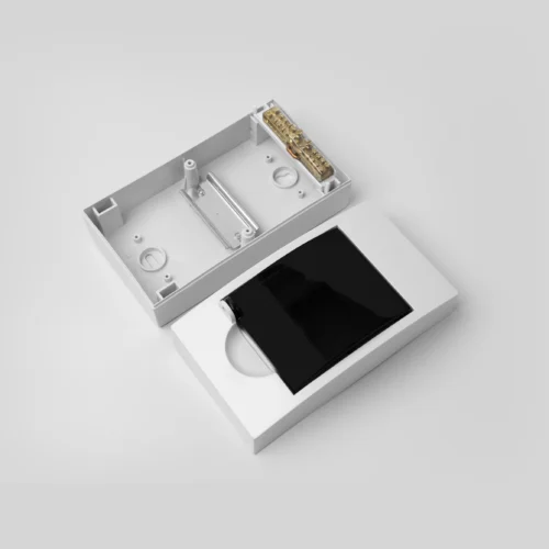 4 Pole Surface Lockable Distribution Board - Image 5