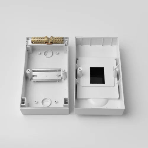 4 Pole Surface Lockable Distribution Board - Image 3