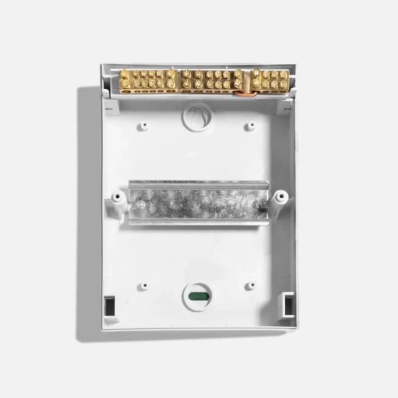 6 Pole Surface Lockable Distribution Board - Image 6