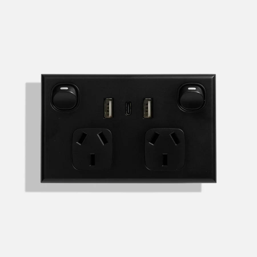 Matte Black double power point with double USB + C type (4.2A) (50pcs BULK BUY)