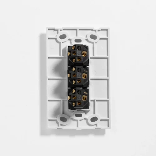 Slim three gang switch 16A vertical - Image 4