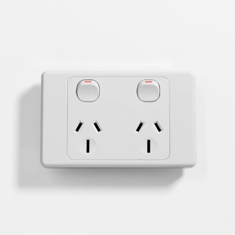 Standard double pole, double power point 15A